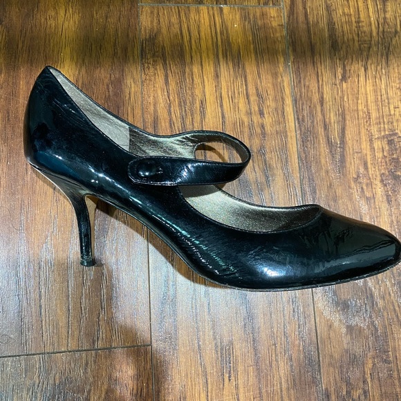 Saks fifth avenue black patent pumps - Picture 3 of 3